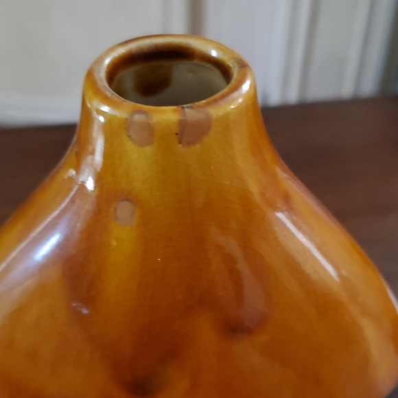 DECORATIVE CERAMIC  VASE - Picture 3 of 9